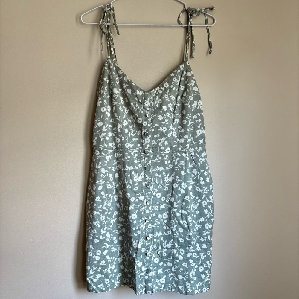 NWT Abercrombie & Fitch Green Floral Dress